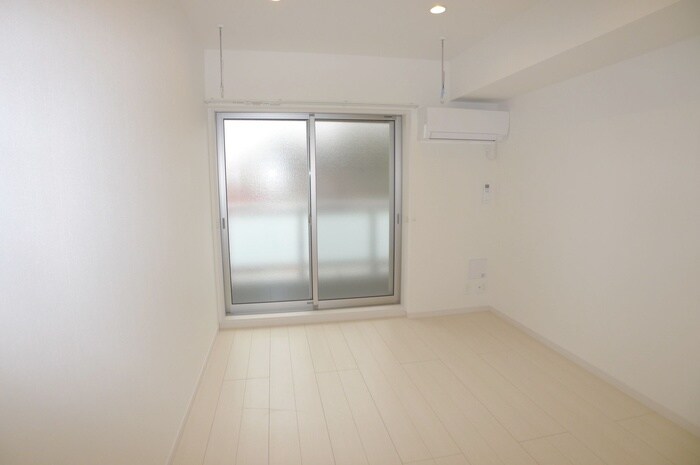 物件内観写真8　(室内からの展望)