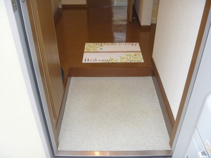 物件内観写真14　(玄関)