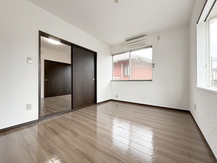 物件内観写真8　(居室)