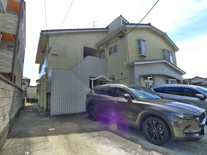 物件外観写真6　(駐車場)