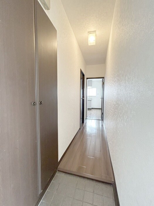 物件内観写真16　(玄関)