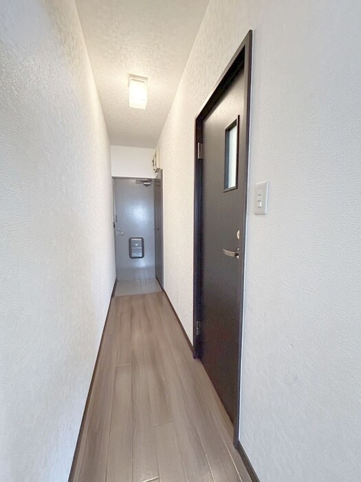 物件内観写真18　(廊下)