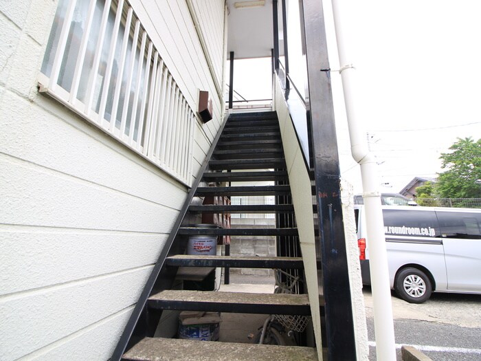 物件外観写真5　(エントランス部分)