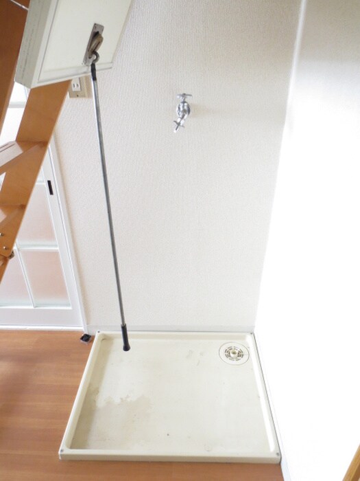 物件内観写真14　(洗濯機置場)