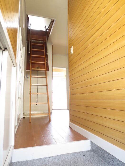 物件内観写真18　(玄関)