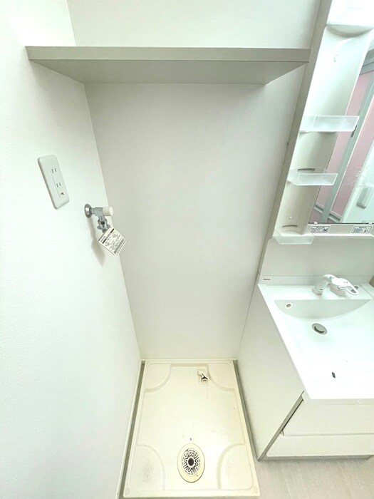 物件内観写真12　(洗濯機置場)