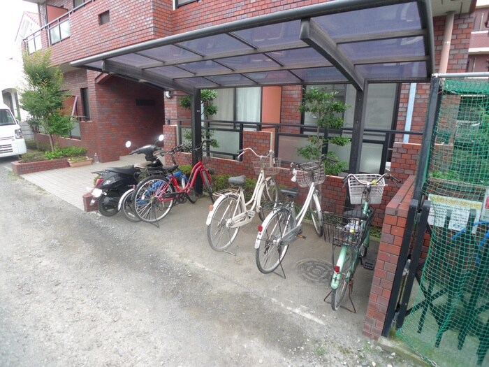 物件外観写真3　(駐輪場)