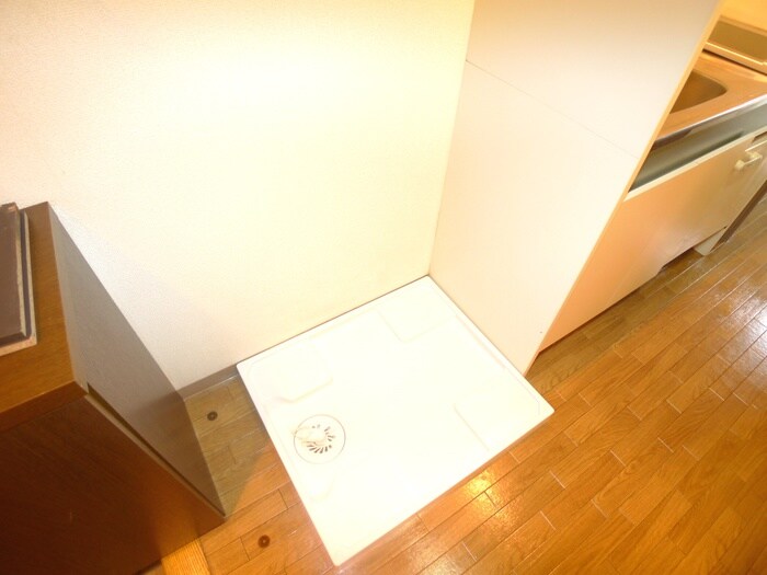 物件内観写真10　(洗濯機置場)