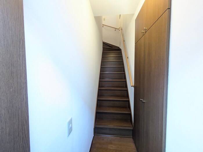物件内観写真3　(玄関)