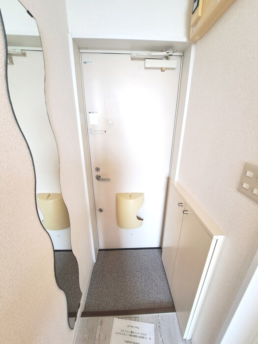 物件内観写真15　(玄関)