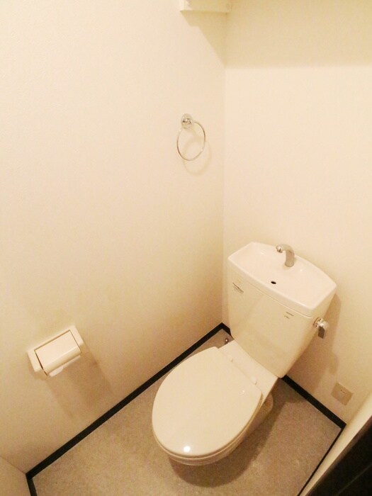 物件内観写真12　(トイレ)