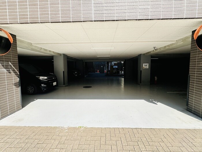 物件外観写真4　(駐車場)