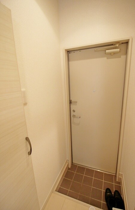 物件内観写真15　(玄関)