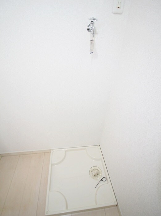 物件内観写真16　(洗濯機置場)