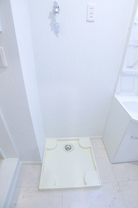 物件内観写真14　(洗濯機置場)