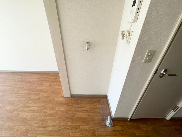 物件内観写真12　(洗濯機置場)