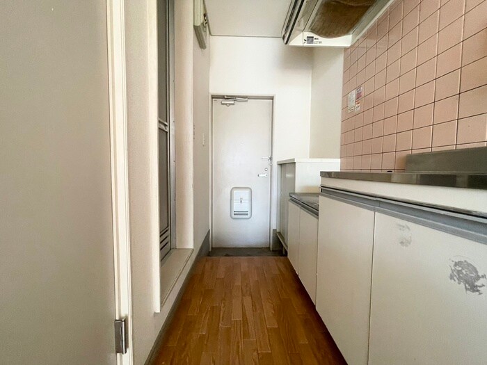 物件内観写真17　(廊下)