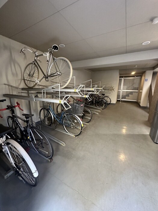 物件外観写真5　(駐輪場)