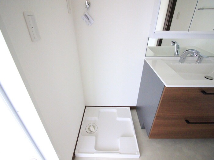 物件内観写真11　(洗濯機置場)