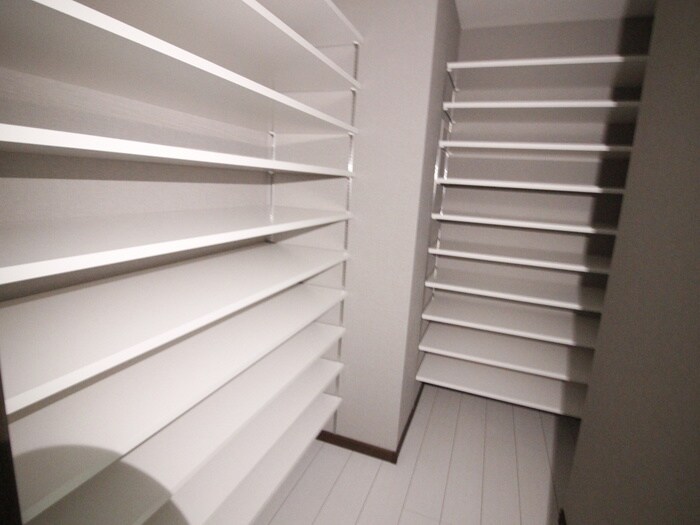 物件内観写真18　(靴箱)
