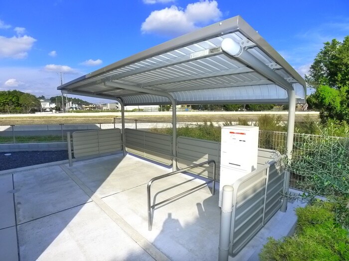 物件外観写真4　(駐輪場)