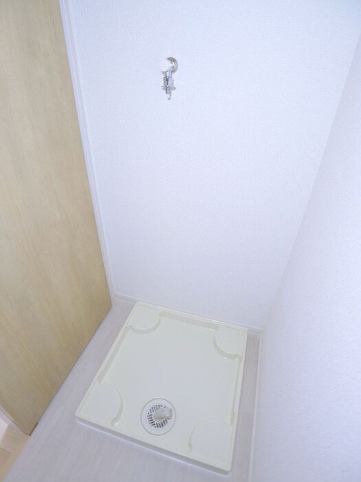 物件内観写真14　(洗濯機置場)