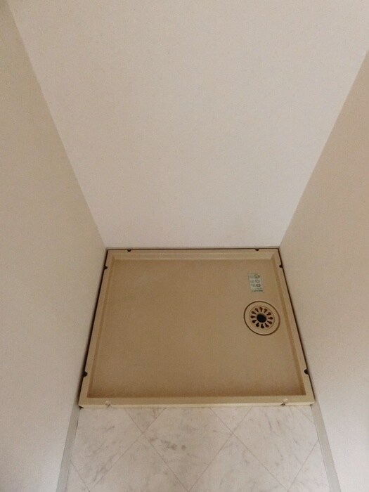 物件内観写真10　(洗濯機置場)