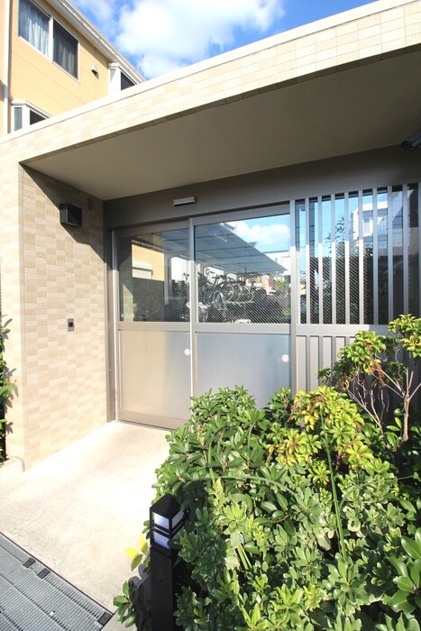 物件外観写真5　(駐輪場)