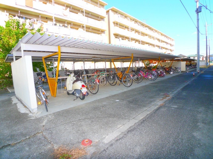 物件外観写真5　(駐車場)