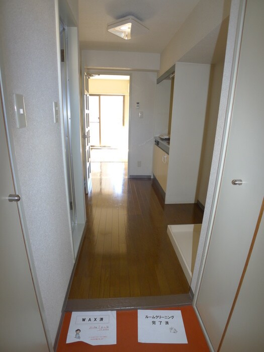 物件内観写真14　(玄関)