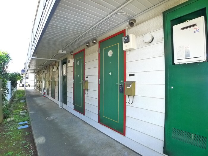 物件外観写真5　(エントランス部分)