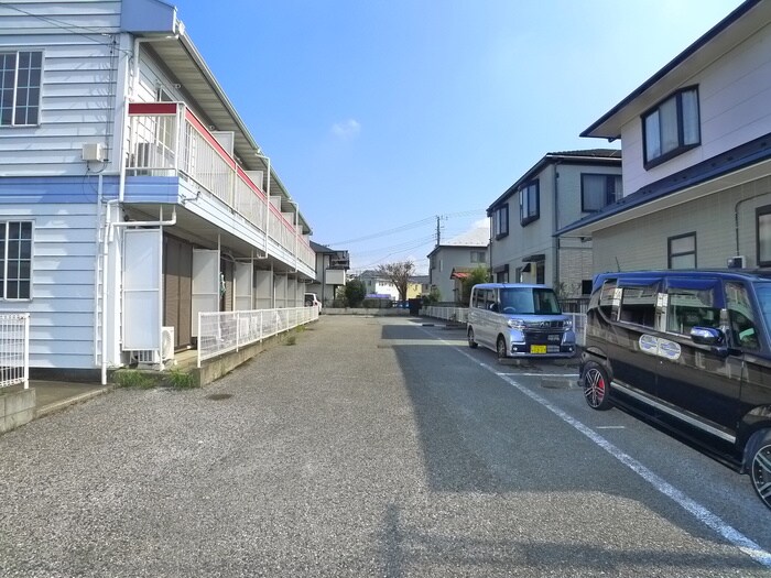 物件外観写真6　(駐車場)