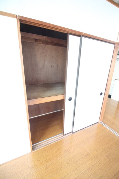 物件内観写真12　(収納)