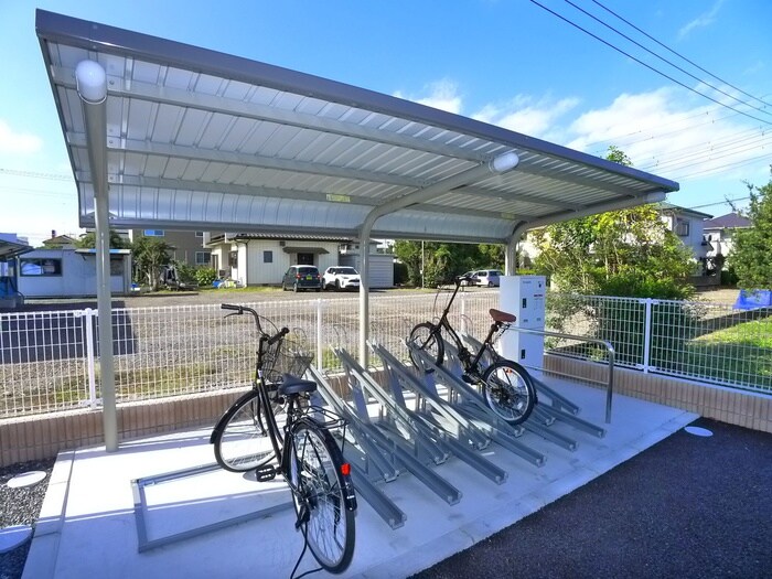 物件外観写真5　(駐輪場)