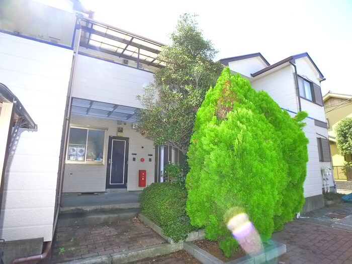 物件外観写真5　(エントランス部分)