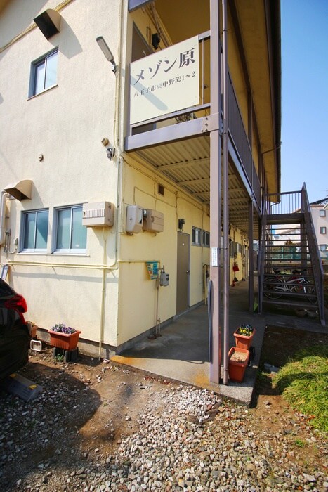 物件外観写真3　(エントランス部分)