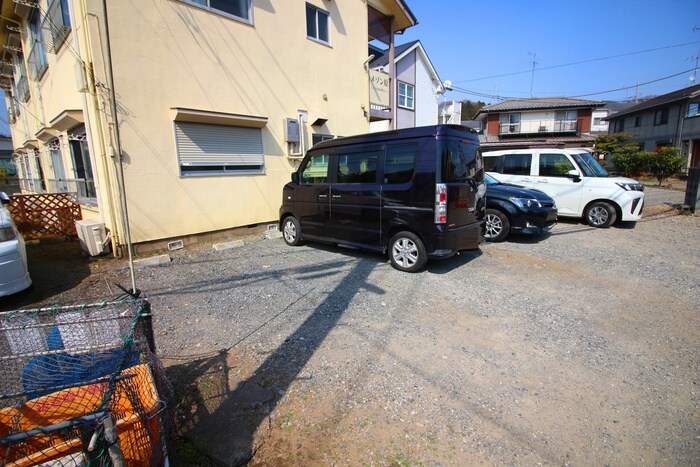 物件外観写真4　(駐車場)