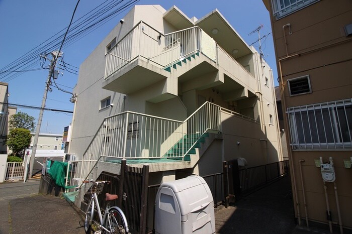 物件外観写真2　(エントランス部分)