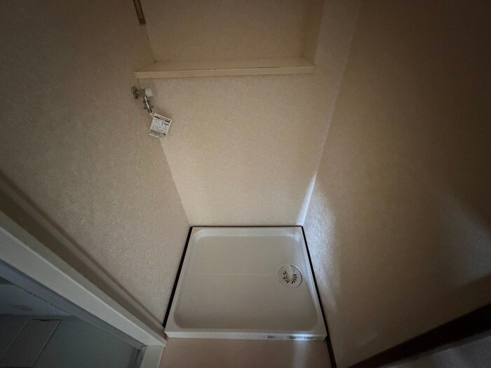 物件内観写真12　(洗濯機置場)