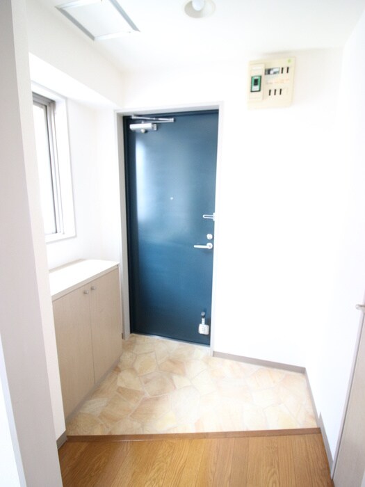 物件内観写真14　(玄関)