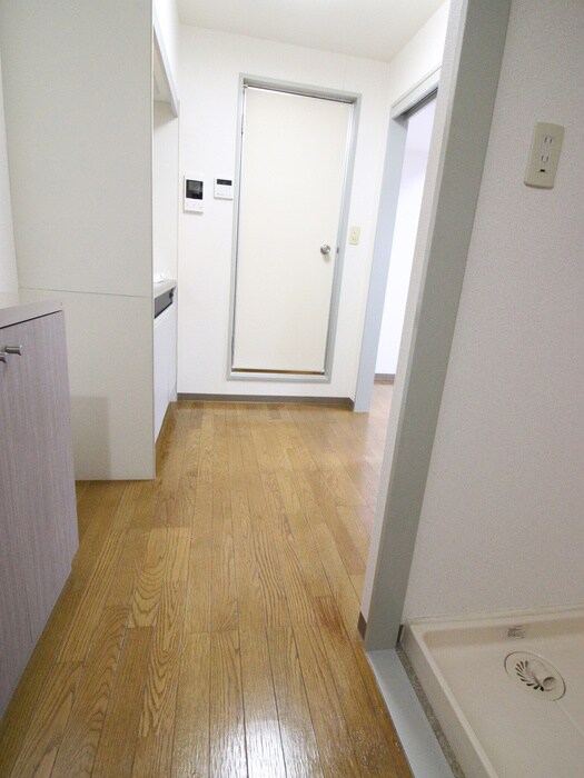 物件内観写真20　(廊下)