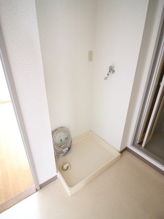 物件内観写真21　(洗濯機置場)