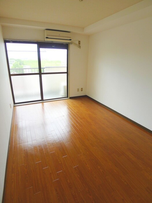 物件内観写真11　(室内からの展望)