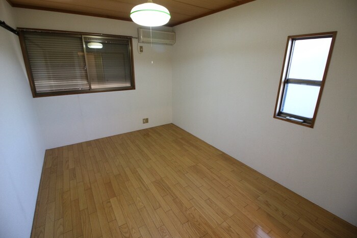 物件内観写真9　(居室)