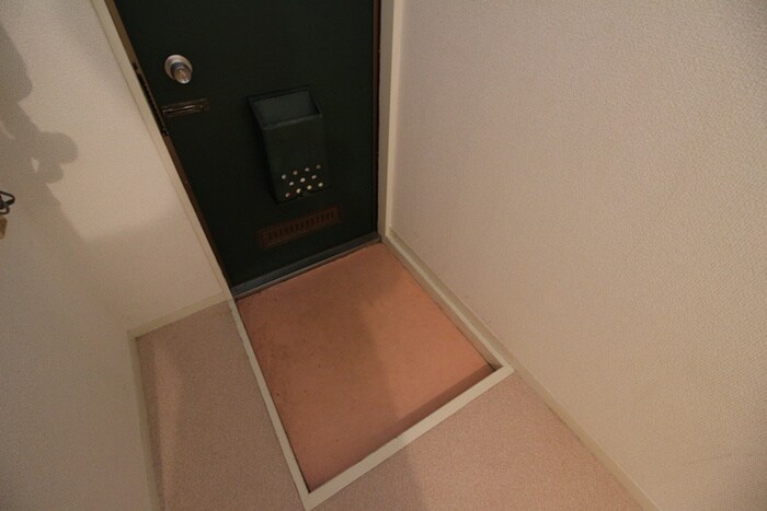 物件内観写真13　(玄関)