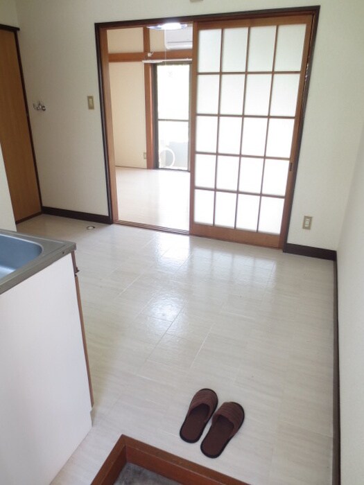 物件内観写真7　(玄関)