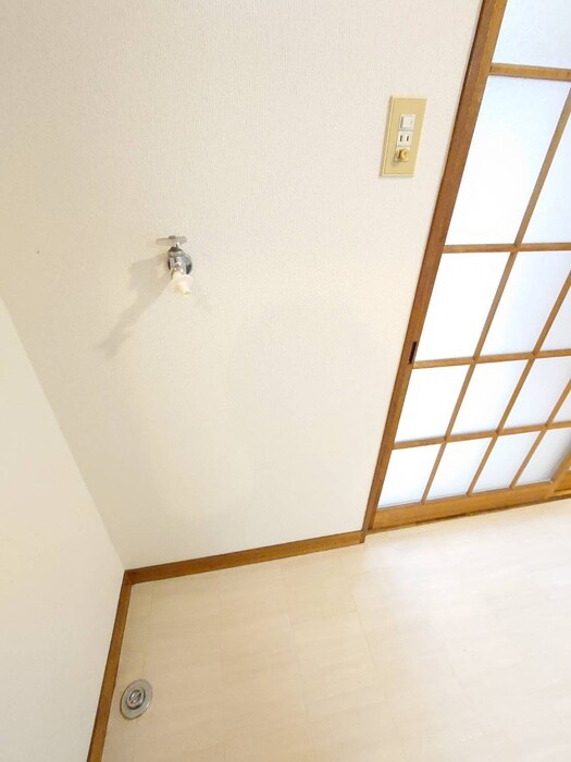 物件内観写真13　(洗濯機置場)