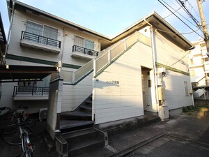 ハイツ小茂根外観写真