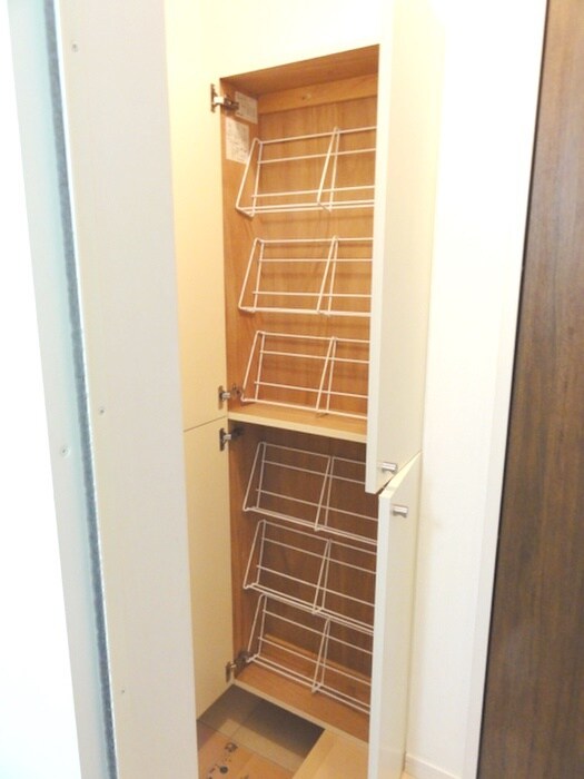 物件内観写真15　(靴箱)