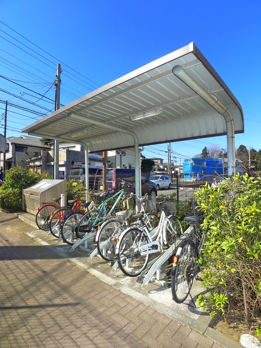 物件外観写真4　(駐輪場)